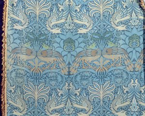 孔雀とドラゴン、1878年（オリジナルのトリムが付いたウールとパネルの織り）（詳細）（116561も参照） 作： William Morris
